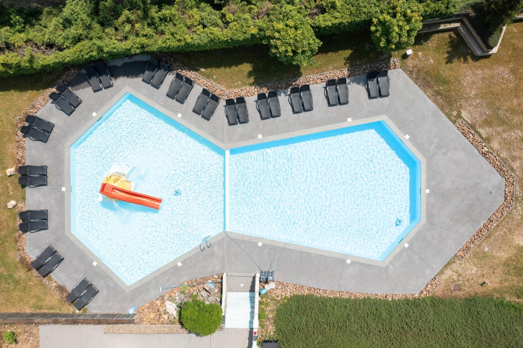 Hotel Ardenparks Petite Suisse Dochamps Esterno foto