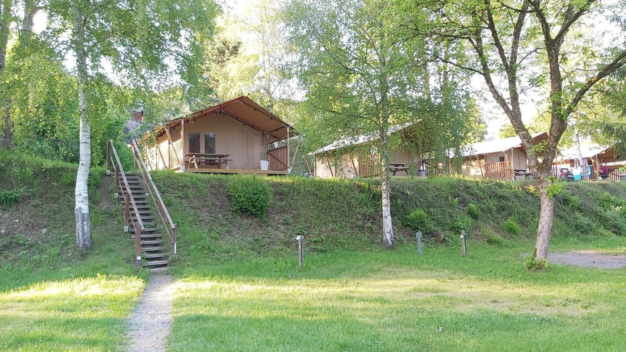 Hotel Ardenparks Petite Suisse Dochamps Esterno foto