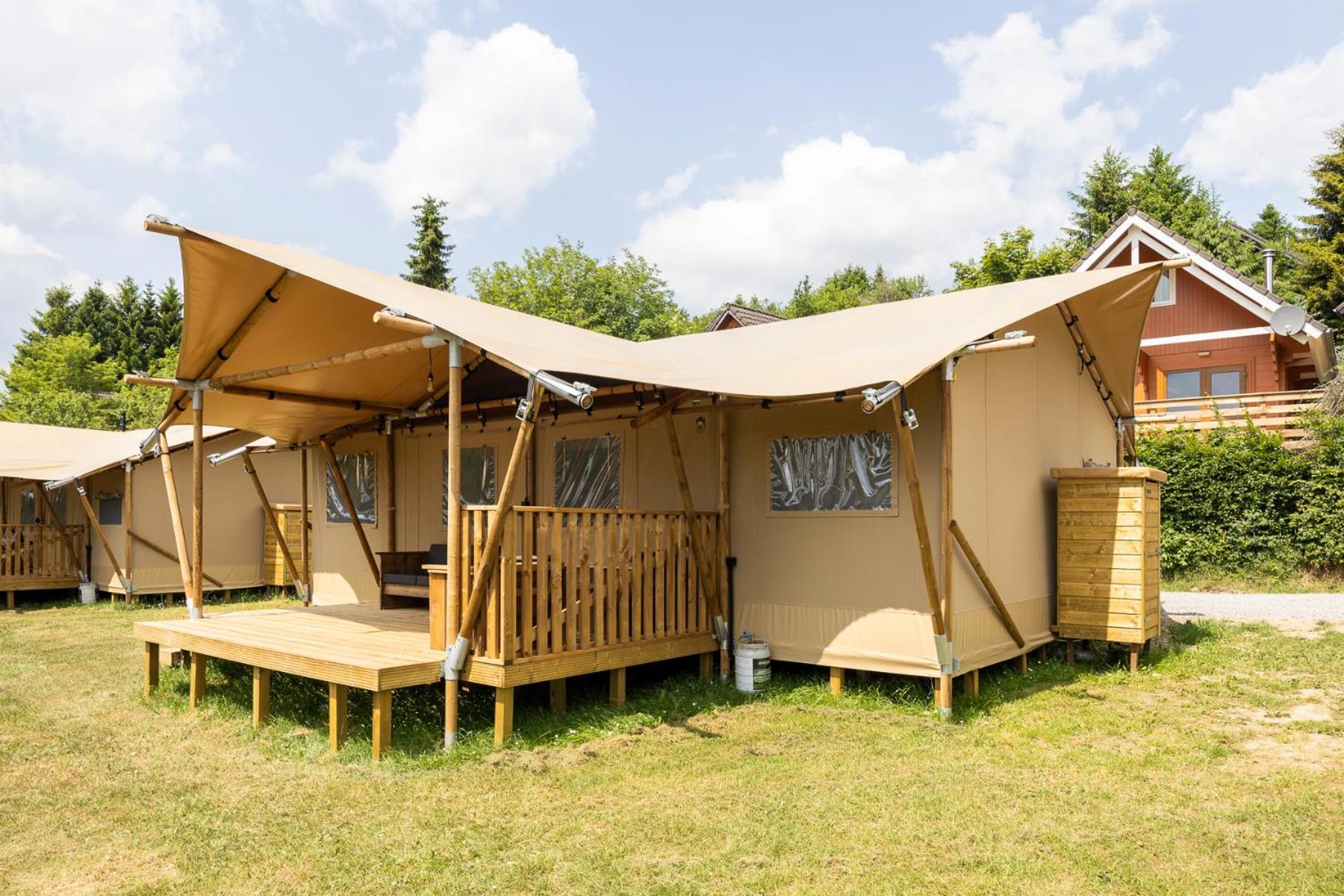 Hotel Ardenparks Petite Suisse Dochamps Esterno foto