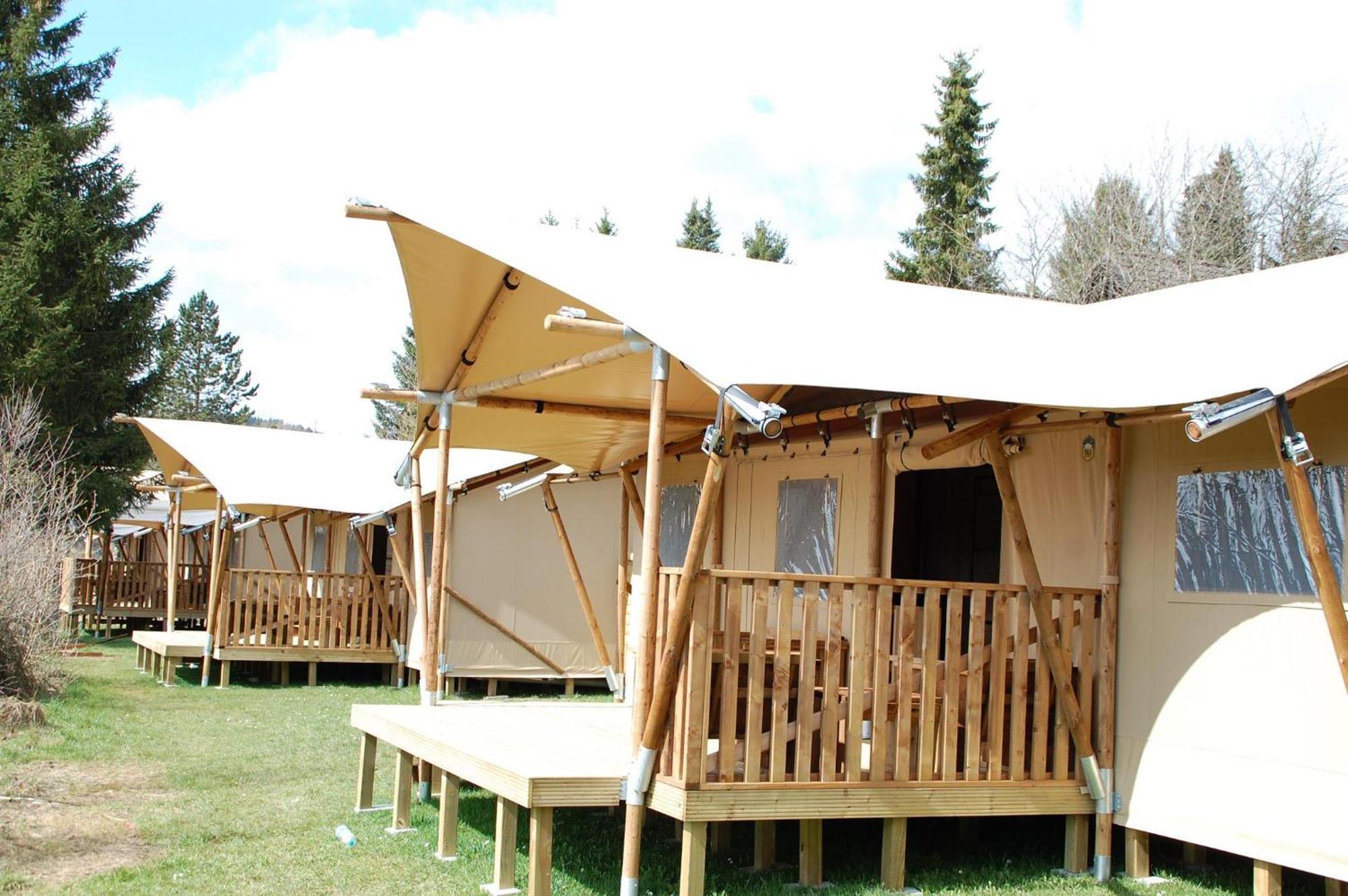 Hotel Ardenparks Petite Suisse Dochamps Esterno foto